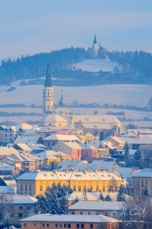 Centrum Levoče, v pozadí Mariánska hora