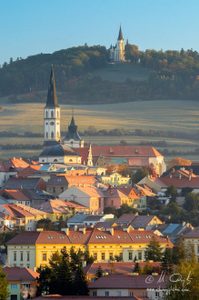 Centrum Levoče, v pozadí Mariánska hora