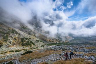 Turisti nad Malou Studenou dolinou